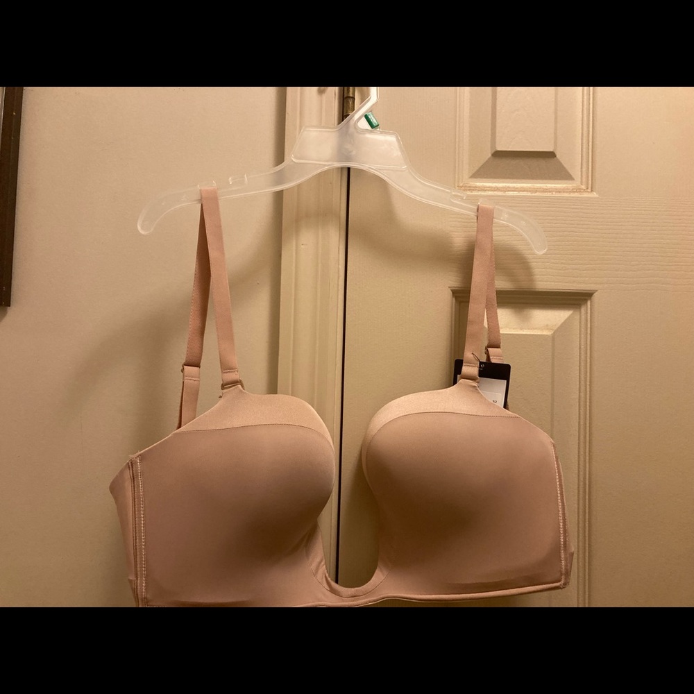 Wonderbra - plunge style.